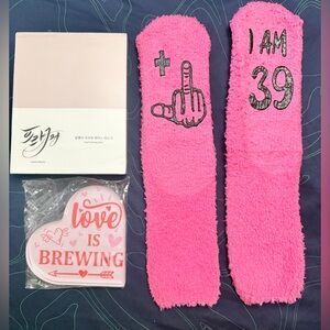 Suyeon Beauty Korean snail calming Mask 4-Pack birthday socks and heart